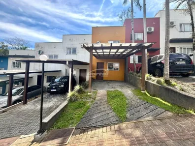 Casa de Condomínio com 2 Quartos para alugar, 70m² no Itoupava Central, Blumenau