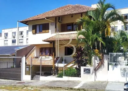 Sobrado com 4 Quartos à venda, 314m² no Trindade, Florianópolis