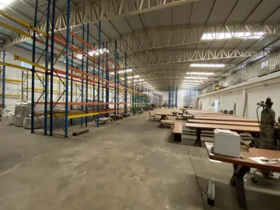 Casa com 1 Quarto para alugar, 3200m² no Distrito Industrial, Uberlândia