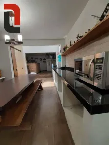 Sobrado com 3 Quartos à venda, 250m² no Uberaba, Curitiba