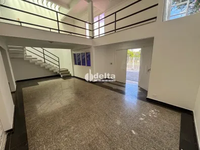 Casa com 3 Quartos à venda, 220m² no Morada da Colina, Uberlândia