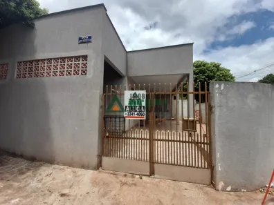 Casa com 2 Quartos para alugar, 50m² no Jardim Guararapes, Londrina