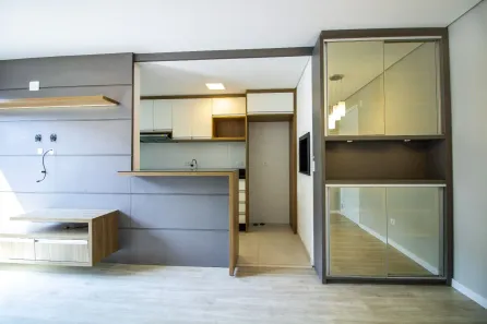 Apartamento com 2 Quartos para alugar, 56m² no Santo Inácio, Curitiba