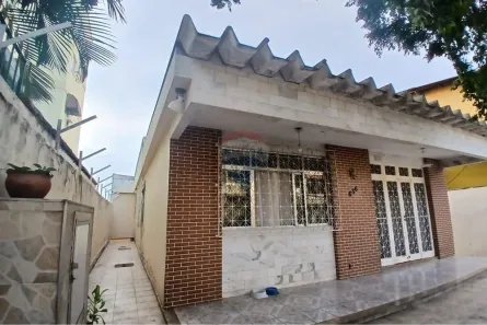 Casa com 4 Quartos à venda, 435m² no Vila Valqueire, Rio de Janeiro