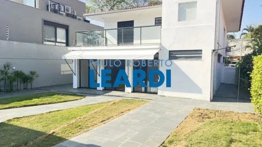 Sobrado com 4 Quartos para alugar, 560m² no Alto de Pinheiros, São Paulo