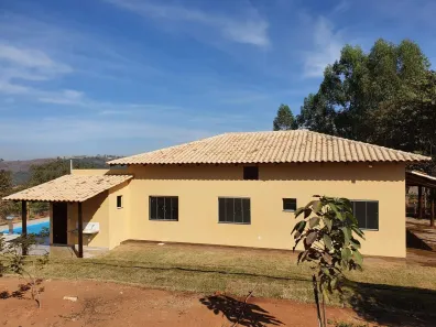 Fazenda/Sítio com 4 Quartos à venda, 105m² no Marilândia, Itapecerica