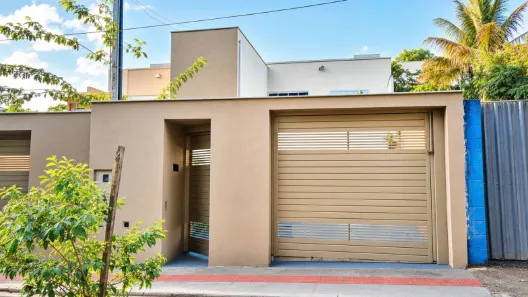 Casa com 2 Quartos para alugar, 60m² no Califórnia, Londrina