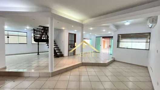 Sobrado com 3 Quartos para venda ou aluguel, 350m² no Condomínio Village Taubaté, Taubaté