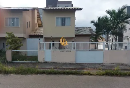 Sobrado com 3 Quartos à venda, 75m² no Nova Palhoça, Palhoça