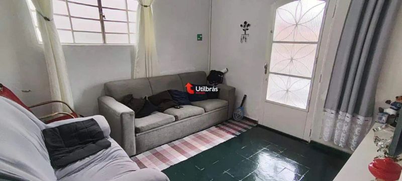 Casa com 2 quartos — Sagrada Família, Belo Horizonte