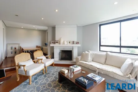 Apartamento com 3 Quartos à venda, 130m² no Santa Cecília, São Paulo