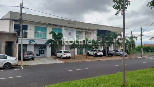Apartamento com 3 Quartos para alugar, 230m² no Jardim Europa, Uberlândia