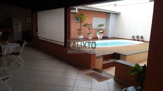 Casa com 3 Quartos à venda, 304m² no Santa Mônica, Uberlândia