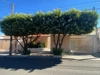 Casa com 3 Quartos à venda, 243m² no Jardim Caparroz, São José do Rio Preto