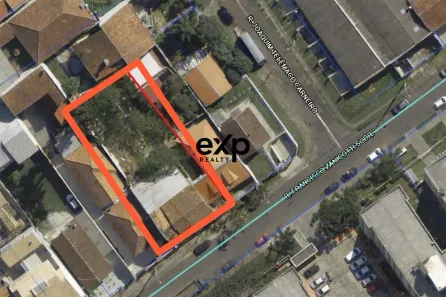 Casa com 9 Quartos à venda, 350m² no Santa Cândida, Curitiba