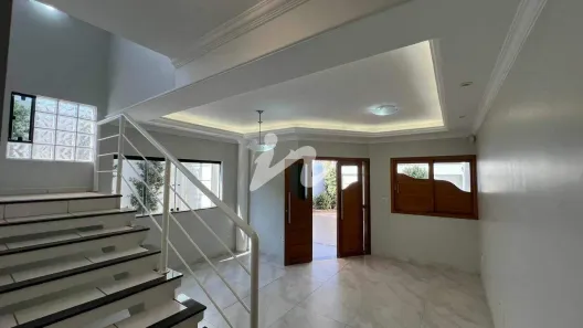 Casa com 4 Quartos à venda, 250m² no Presidente Roosevelt, Uberlândia