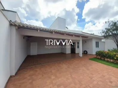 Casa com 3 Quartos para alugar, 324m² no Morada da Colina, Uberlândia