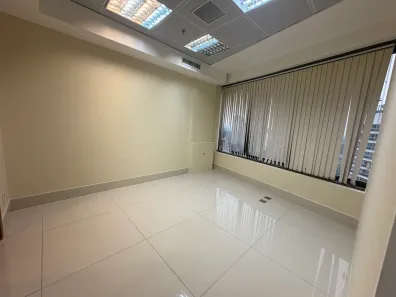 Consultório para alugar, 32m² no Dezoito do Forte Empresarial/Alphaville., Barueri