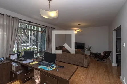 Casa com 3 Quartos à venda, 300m² no Vila Moinho Velho, São Paulo