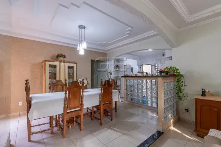Casa com 4 Quartos à venda, 250m² no Aeroporto, Londrina