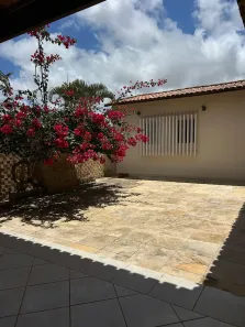 Casa com 3 Quartos à venda, 430m² no Candelária, Natal