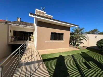 Sobrado com 3 Quartos à venda, 223m² no Universitário, Cascavel