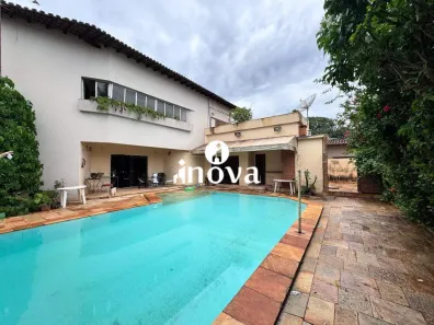 Casa de Condomínio com 4 Quartos à venda, 530m² no São Sebastião, Uberaba