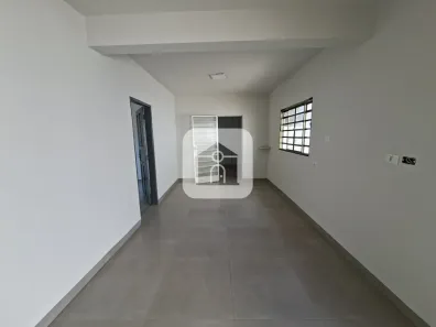 Casa com 3 Quartos para alugar, 150m² no Santa Mônica, Uberlândia
