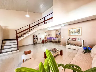 Casa com 4 Quartos à venda, 280m² no Marazul, Niterói