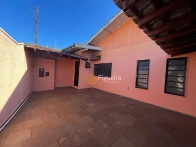 Casa com 3 Quartos para venda ou aluguel, 151m² no Centro, Barretos