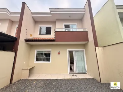 Casa com 2 Quartos à venda, 71m² no Aventureiro, Joinville