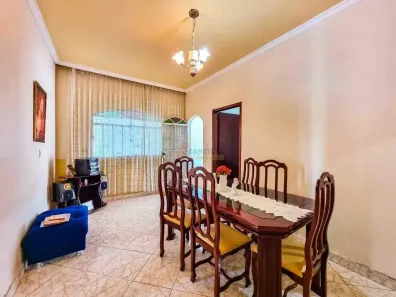 Casa com 3 Quartos à venda, 289m² no Manoel Valinhas, Divinópolis