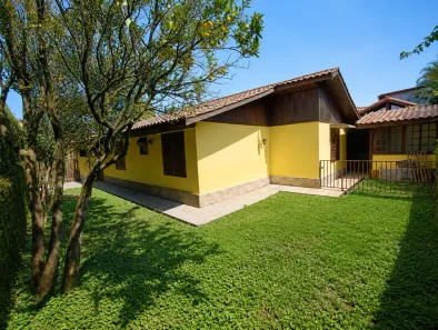 Casa de Condomínio com 5 Quartos para alugar, 200m² no São Paulo II, Cotia