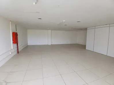 Ponto Comercial para alugar, 143m² no Sussuarana, Salvador