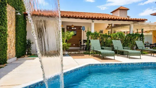Casa com 4 Quartos à venda, 470m² no Camboinhas, Niterói