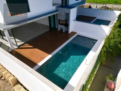 Casa com 4 Quartos à venda, 305m² no Lagoa da Conceição, Florianópolis