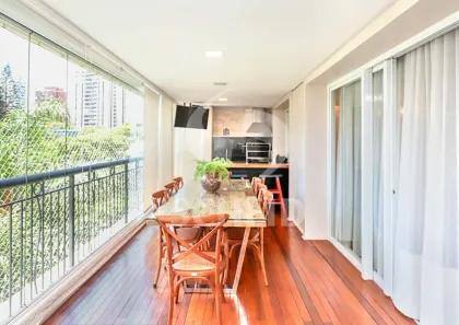 Apartamento com 3 Quartos à venda, 226m² no Vila Nova Conceição, São Paulo