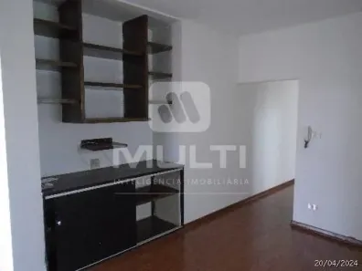 Casa com 3 Quartos para alugar, 250m² no Brasil, Uberlândia