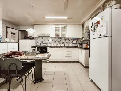 Apartamento com 4 Quartos à venda, 180m² no Praia da Costa, Vila Velha