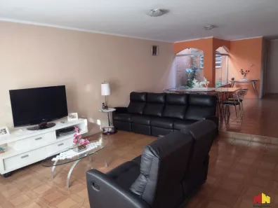 Casa com 3 Quartos à venda, 217m² no Jardim Textil, São Paulo