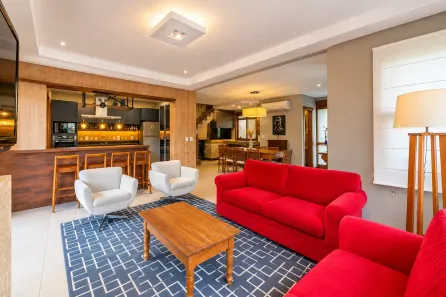 Sobrado com 4 Quartos à venda, 339m² no Pedra Redonda, Porto Alegre