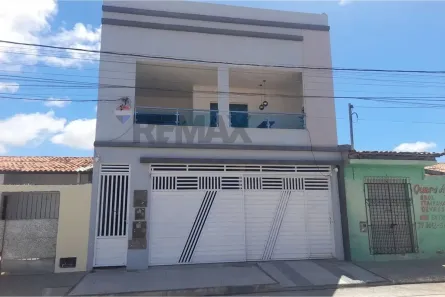 Sobrado com 5 Quartos à venda, 230m² no Santa Maria, Aracaju