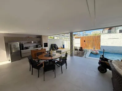 Casa de Condomínio com 4 Quartos para venda ou aluguel, 320m² no Recreio dos Bandeirantes, Rio de Janeiro