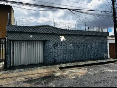 Casa com 4 Quartos à venda, 185m² no Amadeu Furtado, Fortaleza