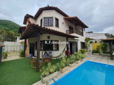 Casa de Condomínio com 4 Quartos à venda, 307m² no Vila Valqueire, Rio de Janeiro