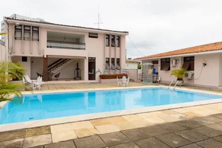 Casa com 3 Quartos à venda, 300m² no Farol, Maceió