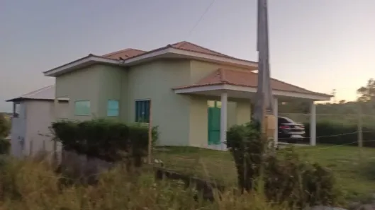 Casa com 2 Quartos à venda, 100m² no Outeiro, Araruama