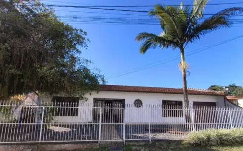 Casa com 4 Quartos à venda, 705m² no Iririú, Joinville