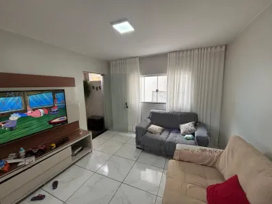 Sobrado com 6 Quartos à venda, 300m² no Setor Leste, Brasília