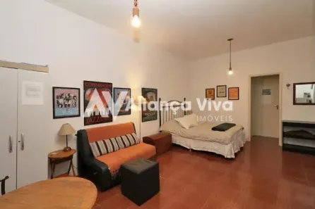 Kitnet com 1 Quarto à venda, 40m² no Copacabana, Rio de Janeiro